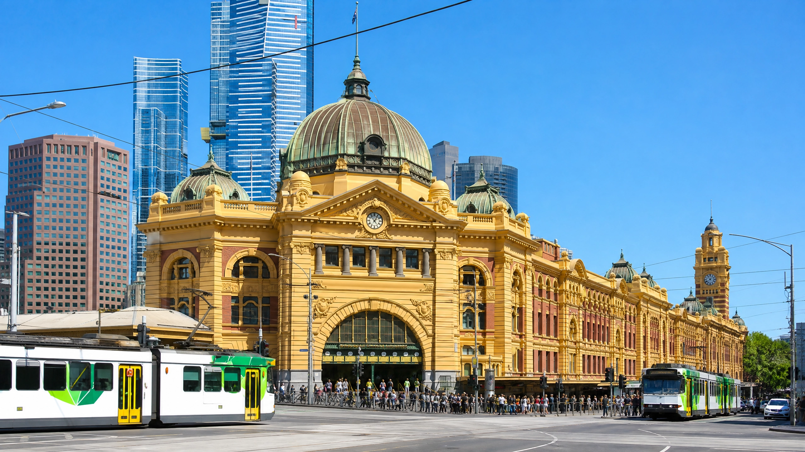 Melbourne After Dark — Flinders Street Station