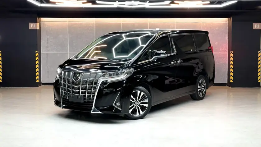 Toyota Alphard prepared for a Melbourne airport transfer
